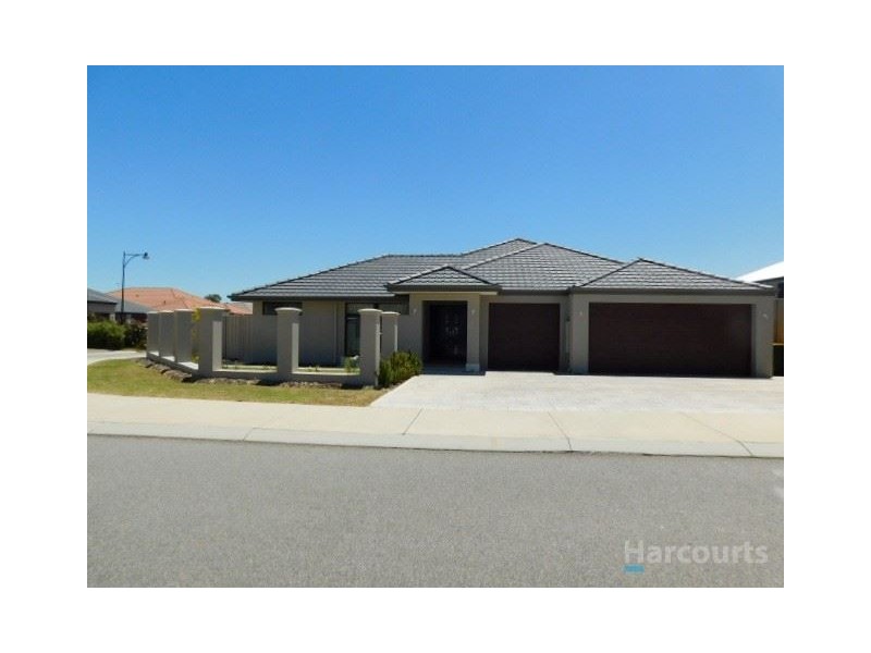 45 Liriope Parkway, Sinagra WA 6065