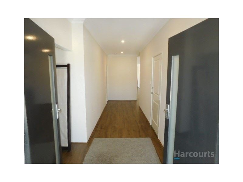 45 Liriope Parkway, Sinagra WA 6065