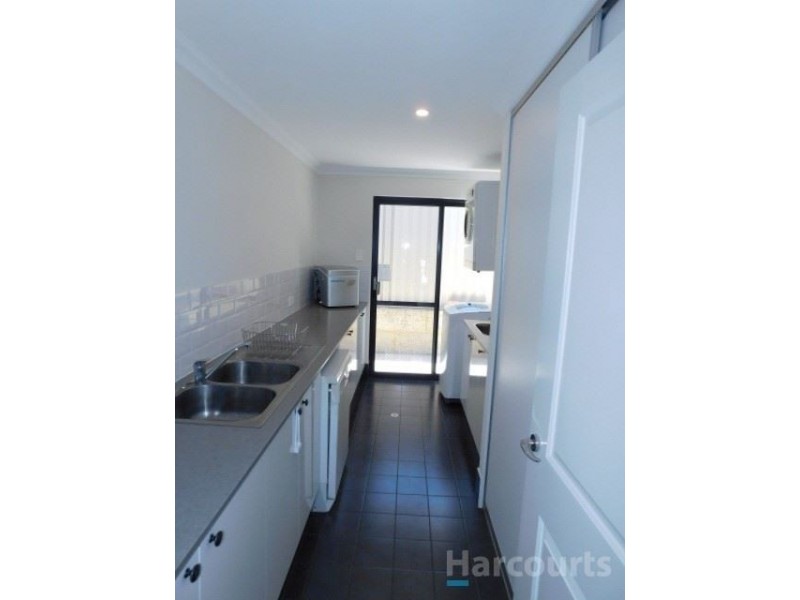 45 Liriope Parkway, Sinagra WA 6065