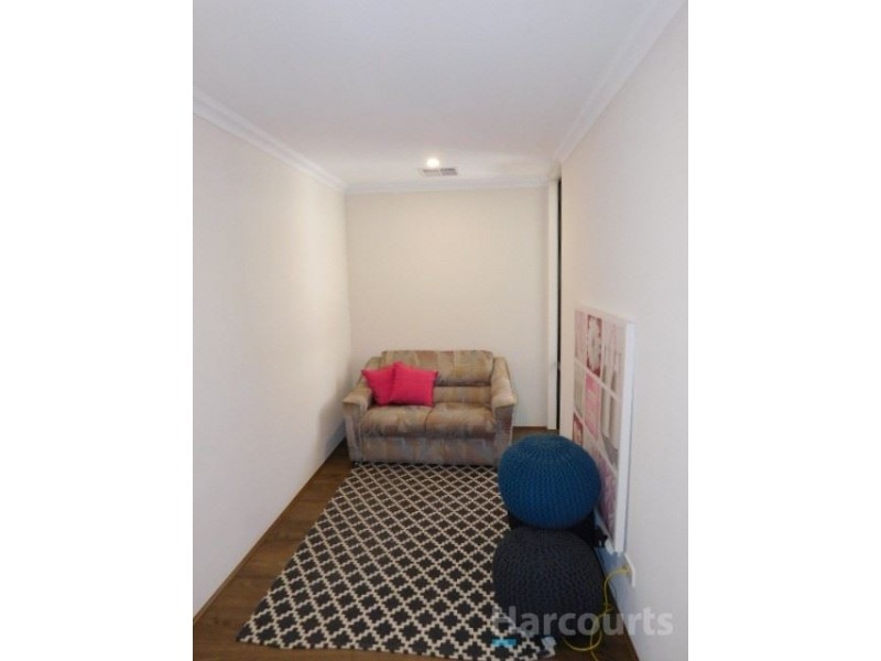 45 Liriope Parkway, Sinagra WA 6065