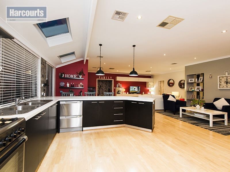 4 Chesterfield Avenue, Hocking WA 6065