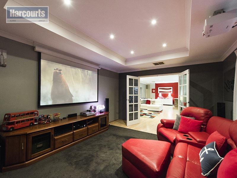 4 Chesterfield Avenue, Hocking WA 6065