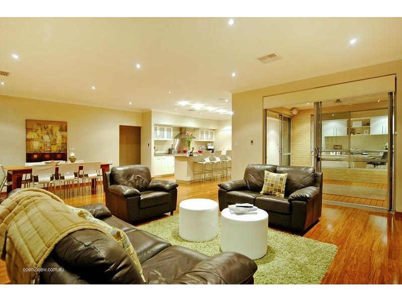 17 Leighton Gardens, Tapping WA 6065