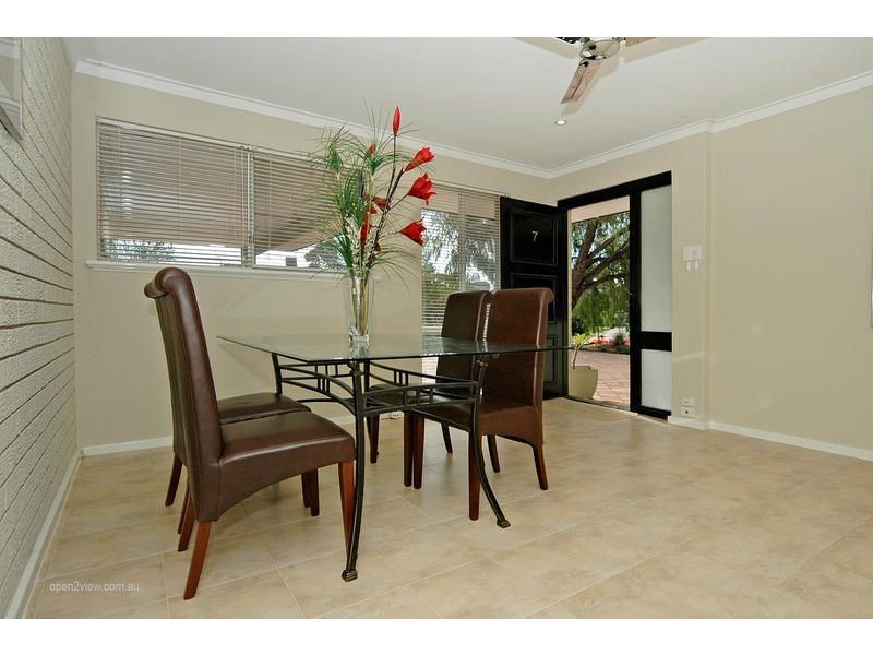 7B Stanford Road, Kallaroo WA 6025