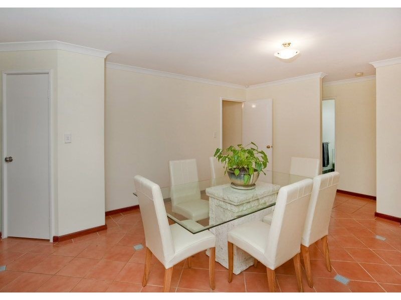 30 Annandale Circle, Kinross WA 6028