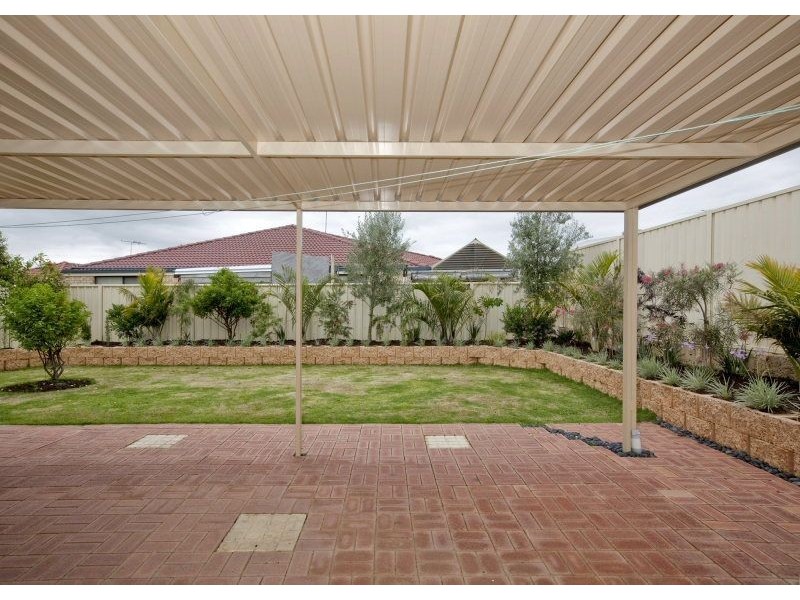 30 Annandale Circle, Kinross WA 6028