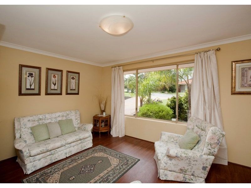 4 Earlsferry Green, Kinross WA 6028