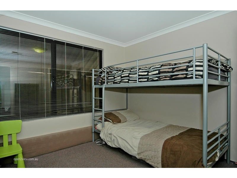 18 Raeburn Crescent, Landsdale WA 6065