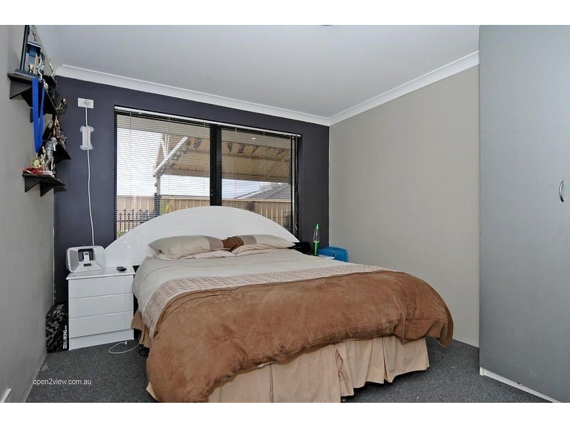18 Raeburn Crescent, Landsdale WA 6065
