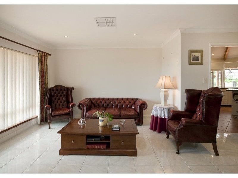 12 Rosneath Terrace, Kinross WA 6028