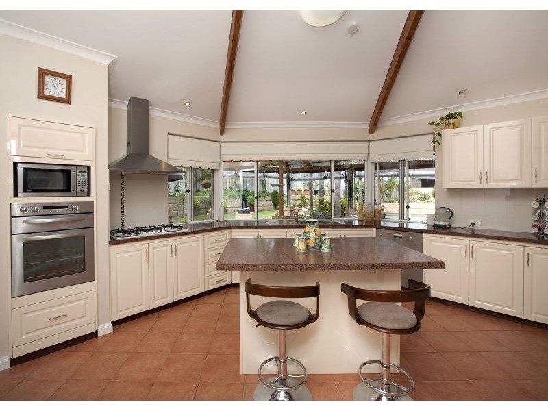 12 Rosneath Terrace, Kinross WA 6028