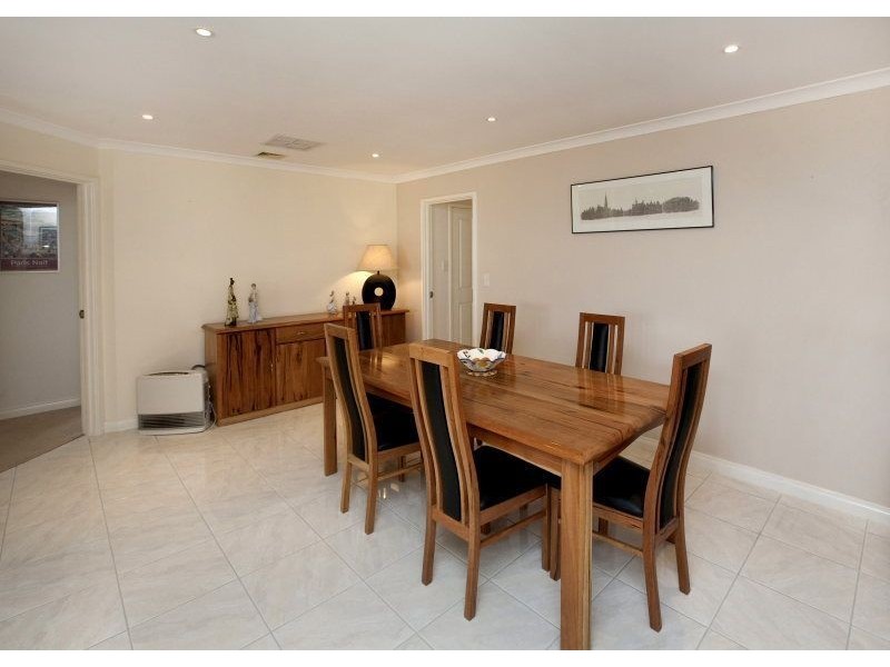 12 Rosneath Terrace, Kinross WA 6028