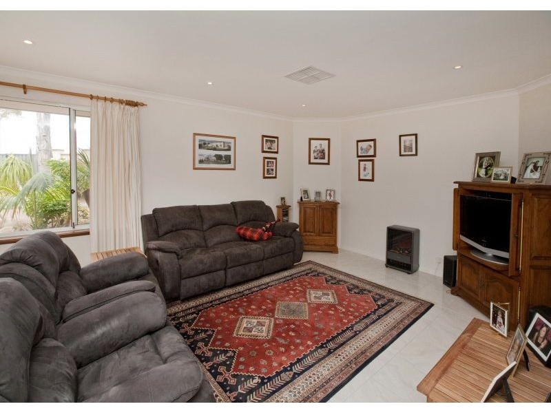 12 Rosneath Terrace, Kinross WA 6028