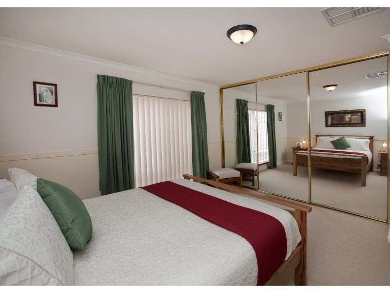 12 Rosneath Terrace, Kinross WA 6028