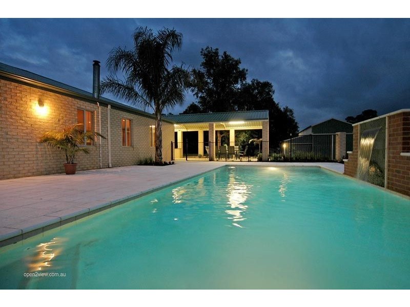 11 April Close, Bullsbrook WA 6084