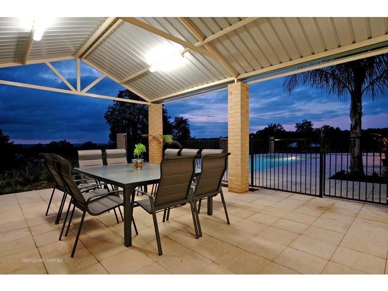 11 April Close, Bullsbrook WA 6084