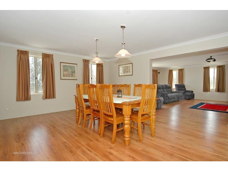 11 April Close, Bullsbrook WA 6084