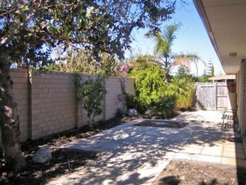 2 Ayr Way, Mindarie WA 6030
