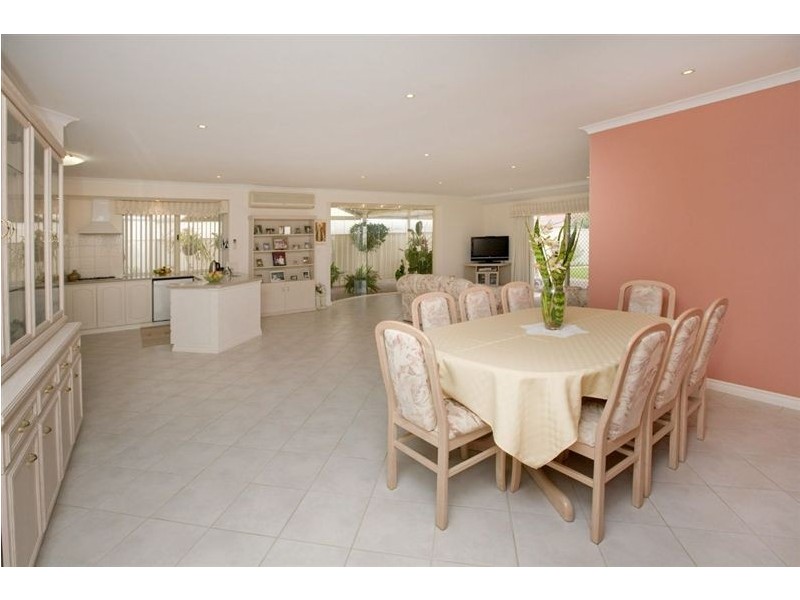 26 Blairgowie Heights, Kinross WA 6028