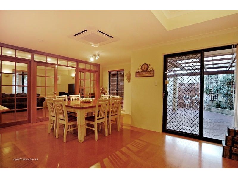 37 Meadowbrook Promenade, Currambine WA 6028