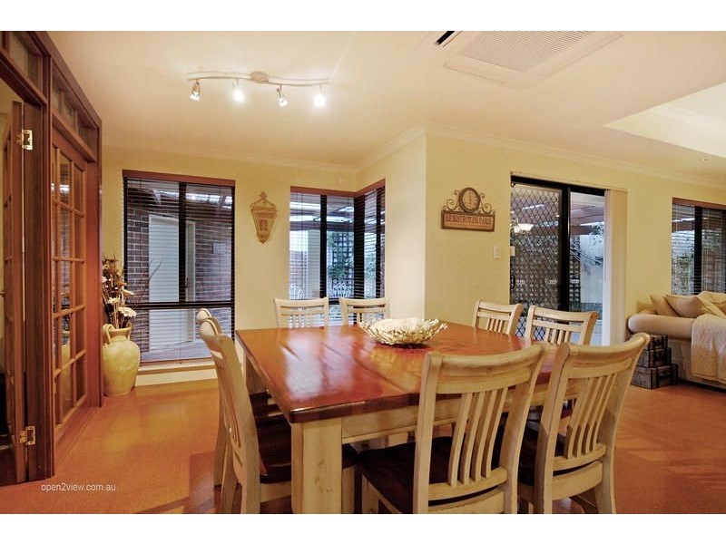 37 Meadowbrook Promenade, Currambine WA 6028