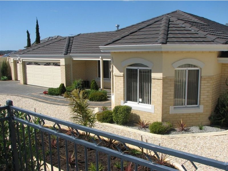 8 Derwent Meander, Joondalup WA 6027