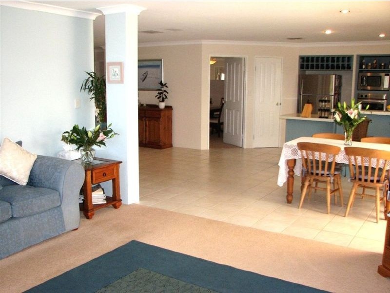 8 Derwent Meander, Joondalup WA 6027