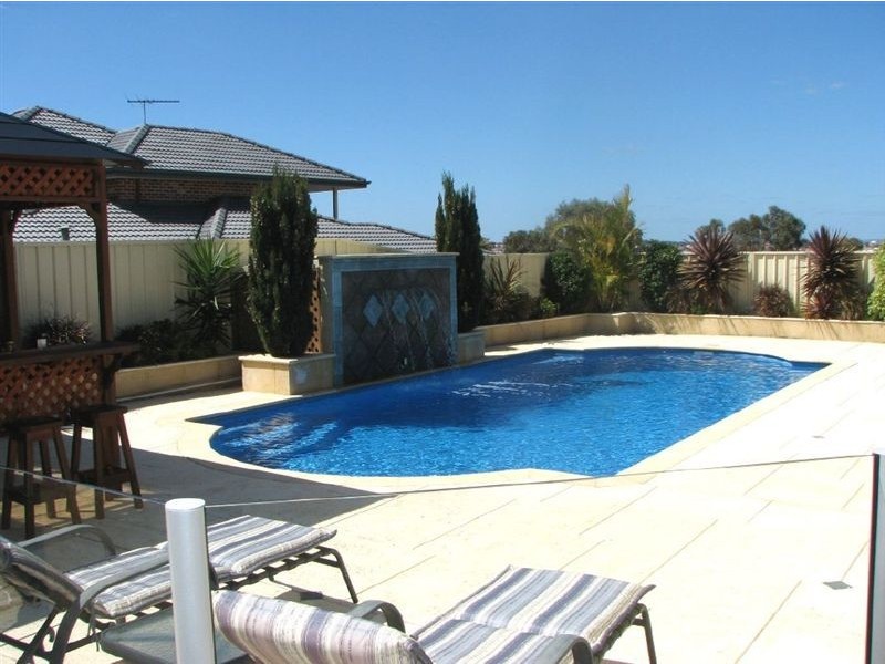 8 Derwent Meander, Joondalup WA 6027