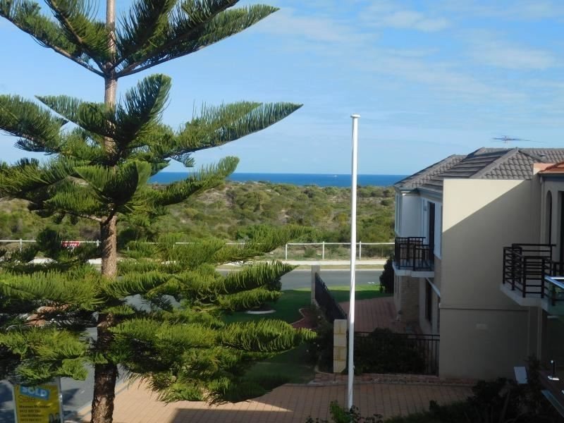 1 Camden Glade, Mindarie WA 6030