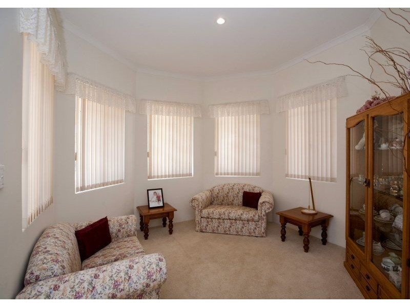 10 Glendevon Turn, Kinross WA 6028