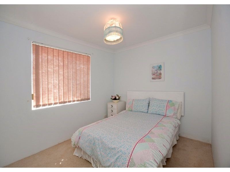 10 Glendevon Turn, Kinross WA 6028