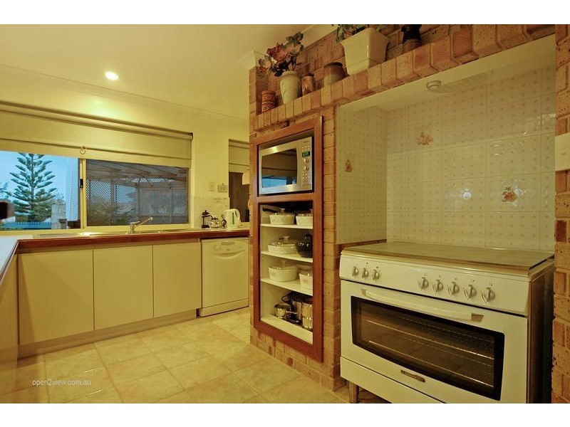 37 Parkstone Retreat, Currambine WA 6028