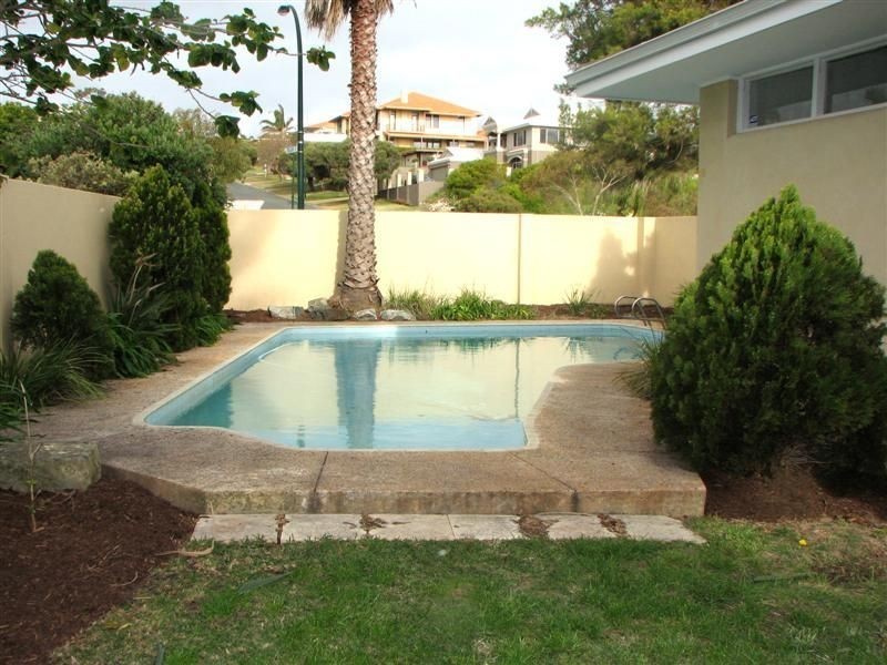 2 Elimatta Way, City Beach WA 6015