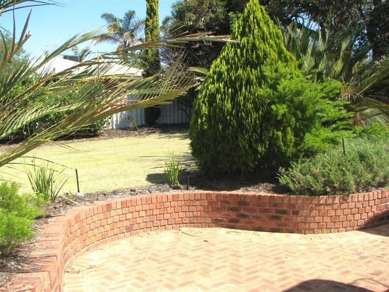 6 Lucerne Gardens, Edgewater WA 6027