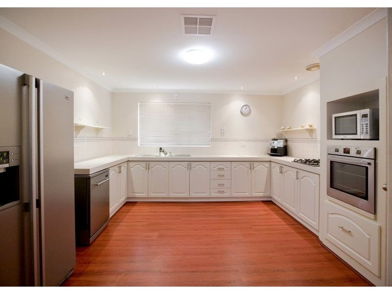 2 Culloch Way, Kinross WA 6028