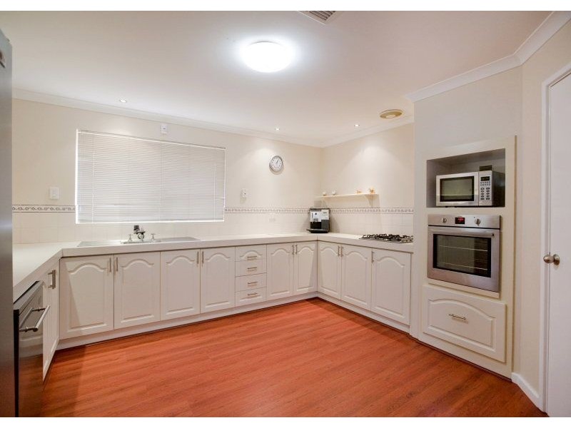 2 Culloch Way, Kinross WA 6028