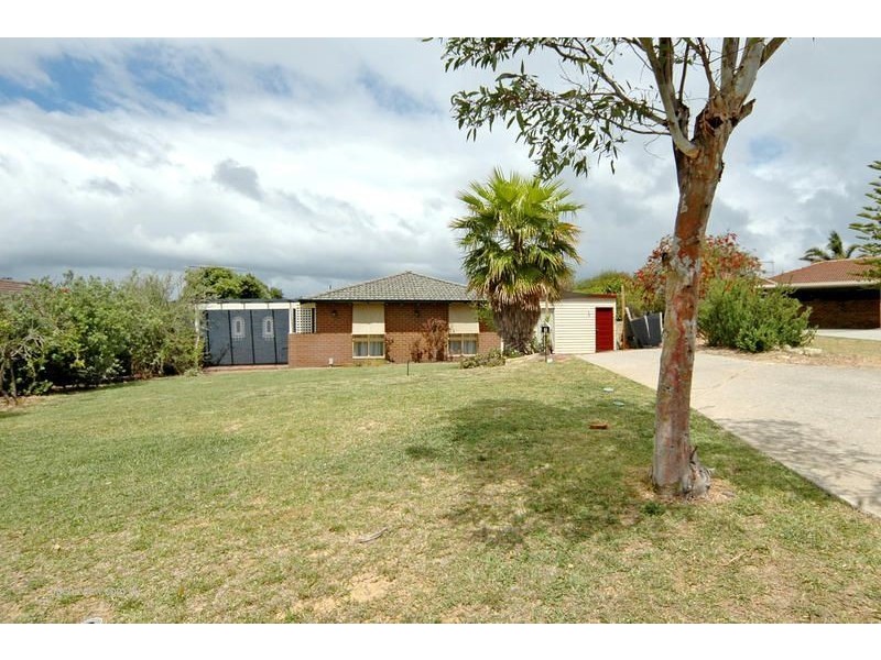 1 Grevillea Place, Heathridge WA 6027