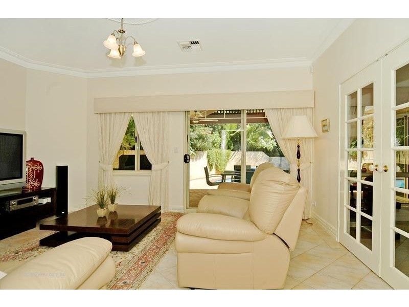 36 Phillips Fox Terrace, Woodvale WA 6026