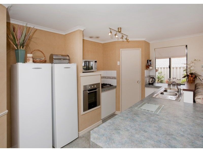 135 Roxburgh Circle, Kinross WA 6028