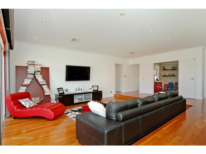 11 Cabanel Brace, Tapping WA 6065