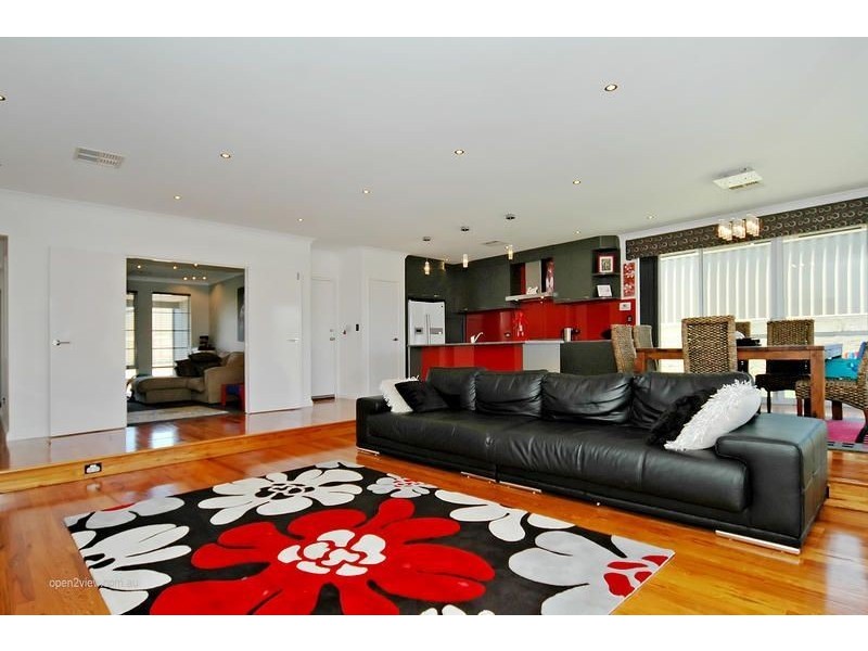 11 Cabanel Brace, Tapping WA 6065