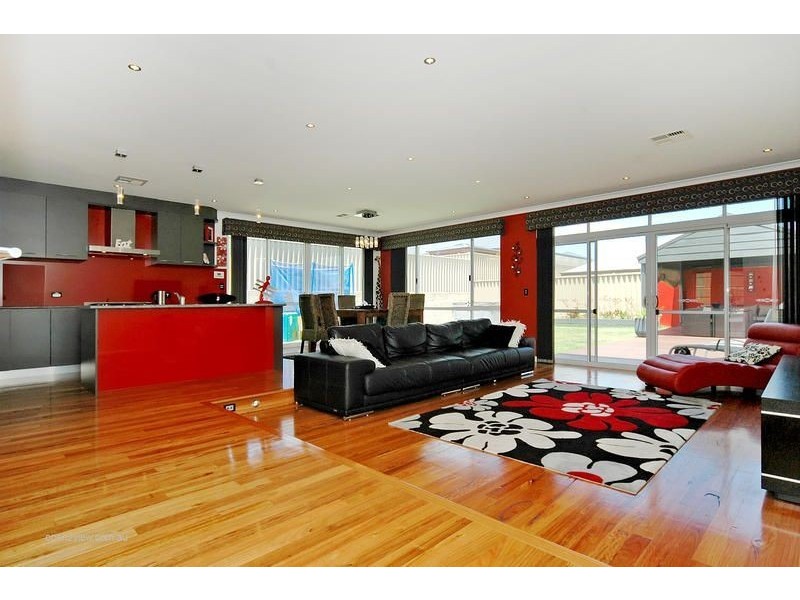 11 Cabanel Brace, Tapping WA 6065