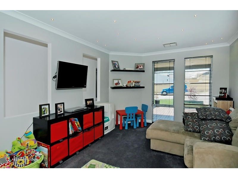 11 Cabanel Brace, Tapping WA 6065