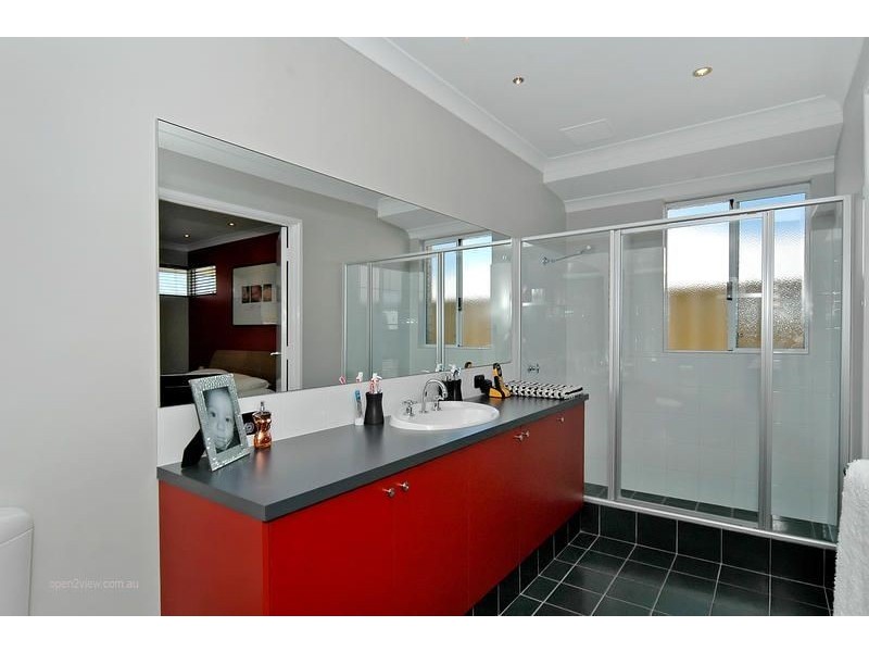 11 Cabanel Brace, Tapping WA 6065