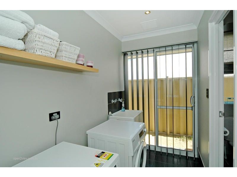 11 Cabanel Brace, Tapping WA 6065