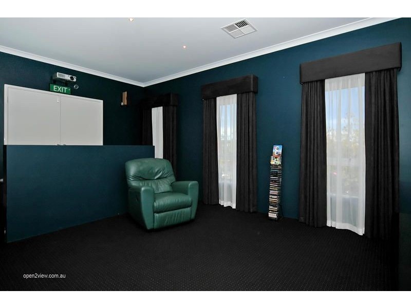 32 Beachside Parade, Yanchep WA 6035