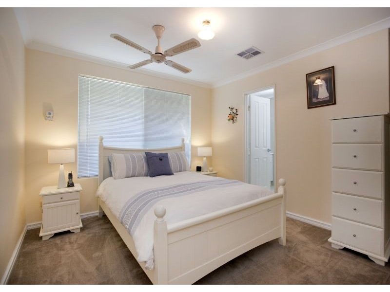 4 Glendevon Turn, Kinross WA 6028