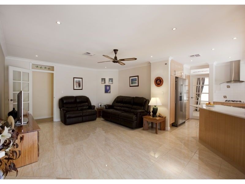 4 Glendevon Turn, Kinross WA 6028