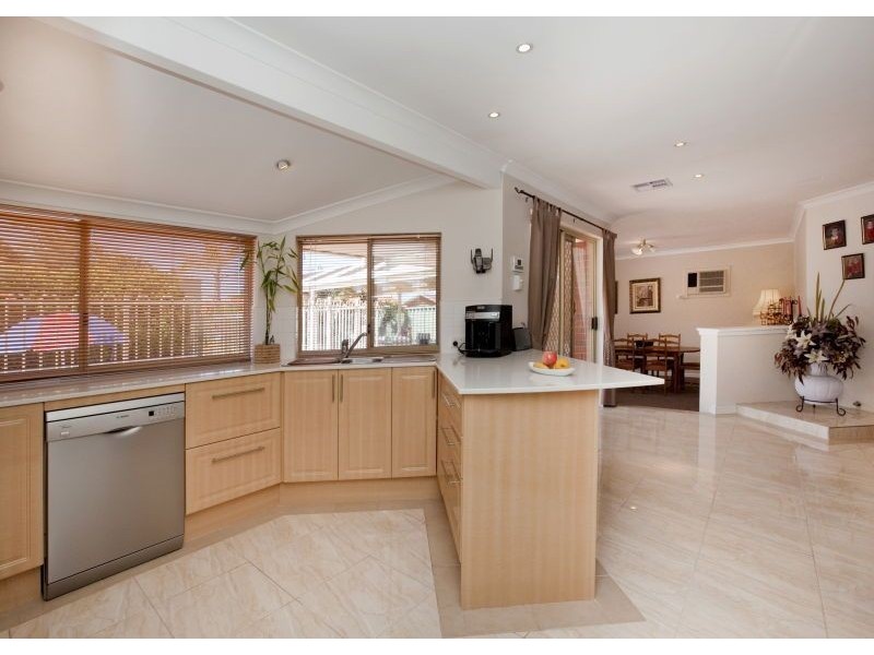 4 Glendevon Turn, Kinross WA 6028