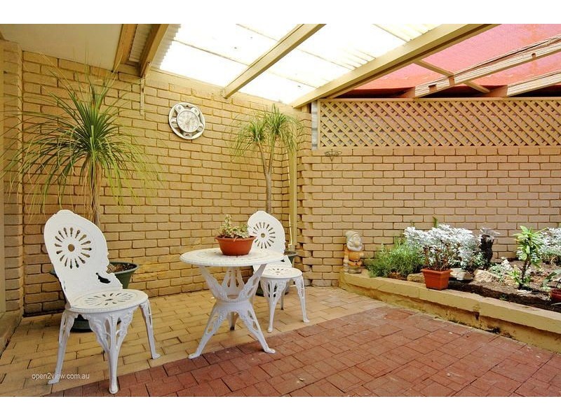 3B Charing Crescent, Marangaroo WA 6064